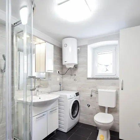 4 Bedroom Cozy In