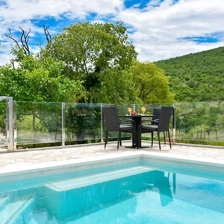 Holiday home 4 Bedroom Cozy In