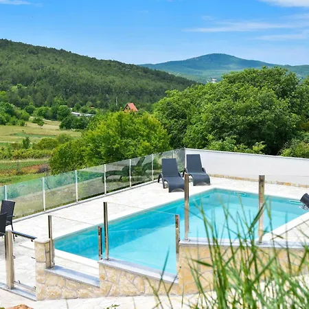 Holiday home 4 Bedroom Cozy In